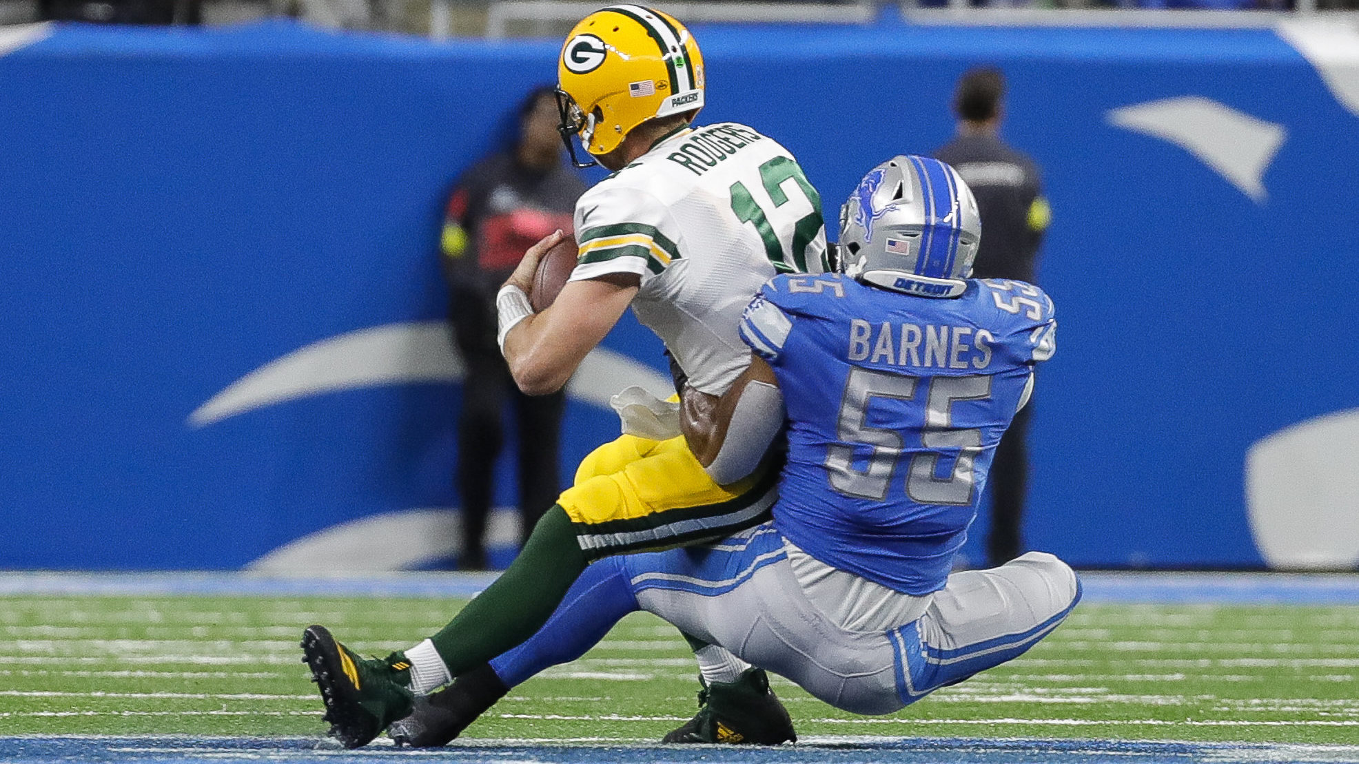 Aaron Rodgers throws 3 INTs, lets Lions edge Packers