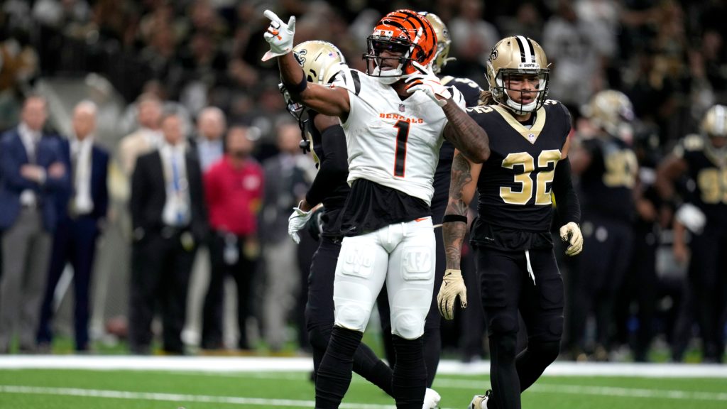 Raiders vs. Bengals DraftKings DFS Picks: Tee Higgins, Darren Waller, and  Tyler Boyd lead balanced optimal lineup