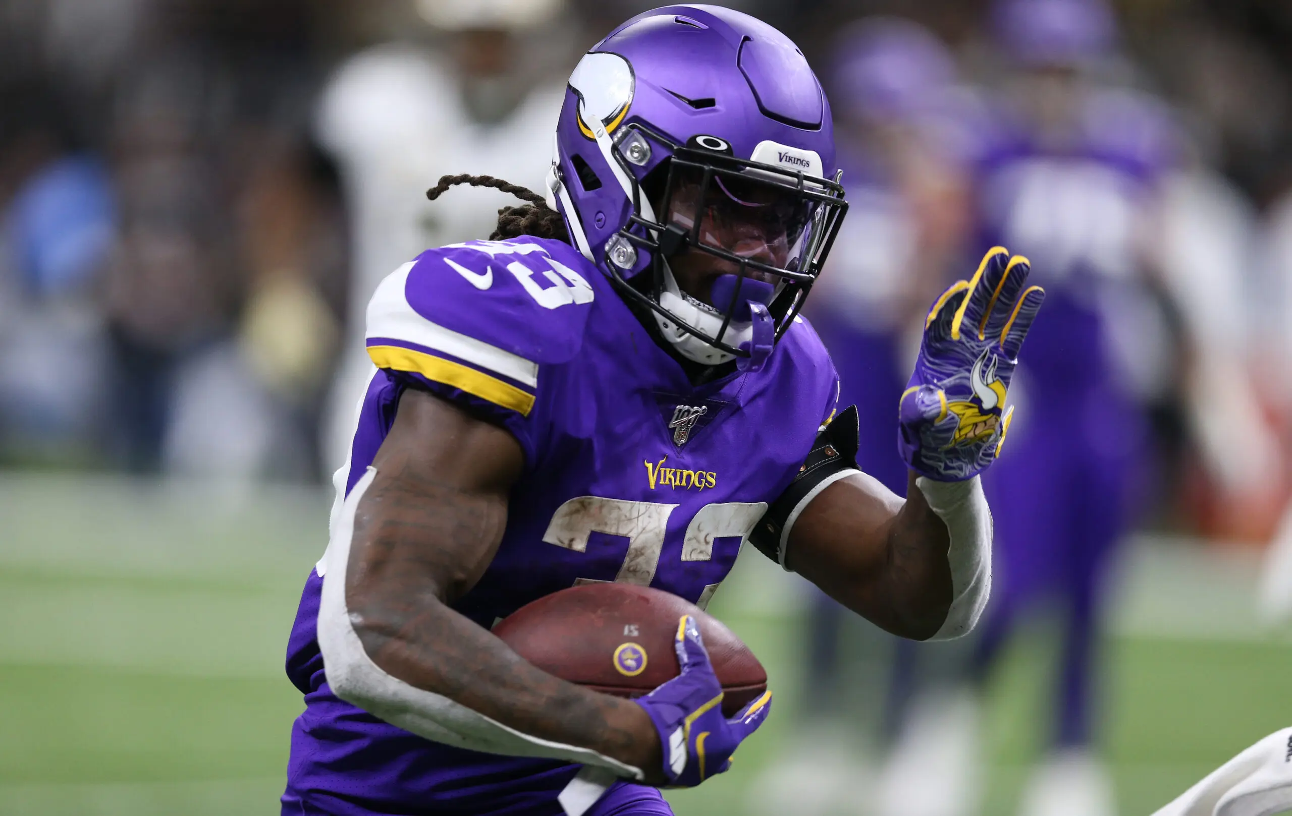 Cowboys' Ezekiel Elliott raised salaries for other running backs, including  Vikings' Dalvin Cook