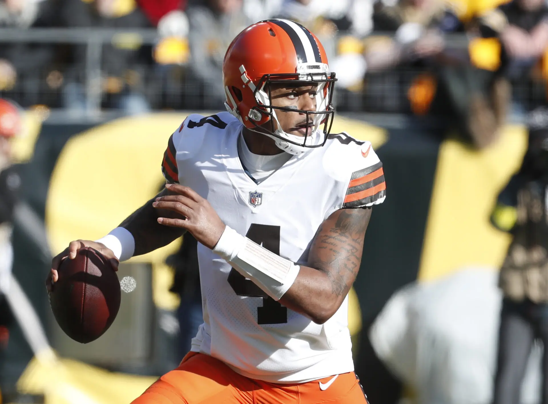 Jacoby Brissett wins Browns Good Guy Award, Joel Bitonio wins Player of the  Year