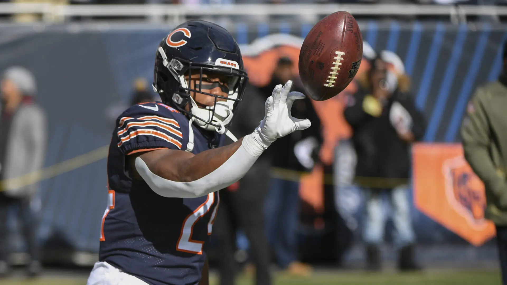 Bears rely on ground game and backup Khalil Herbert