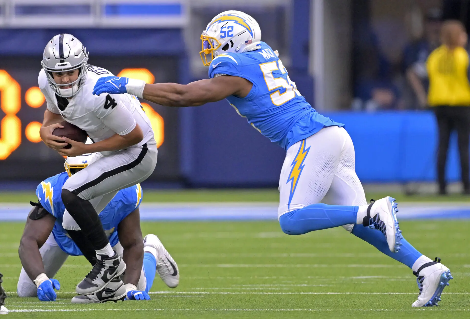 Raiders pass rusher Khalil Mack steps up production