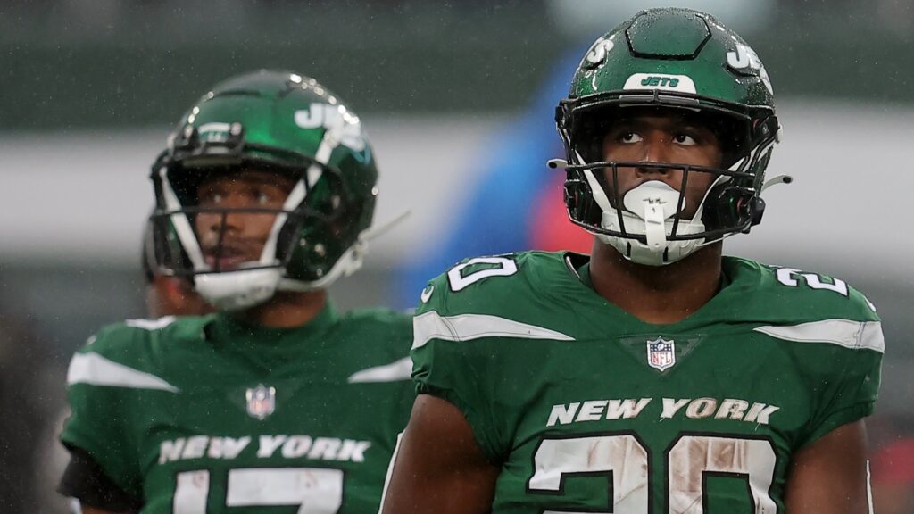 New York Jets wide receiver Garrett Wilson, left, and running back Breece Hall