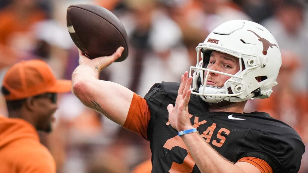 Texas Longhorns quarterback Quinn Ewers