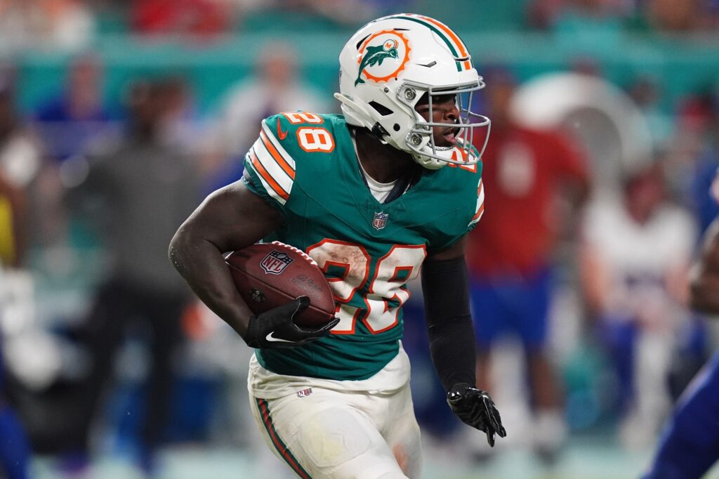 Miami Dolphins running back De'Von Achane