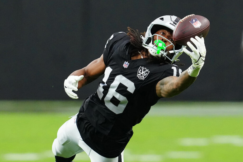 Las Vegas Raiders wide receiver Jakobi Meyers (16) attempts to make a catch against the Cleveland Browns during the third quarter at Allegiant Stadium. 