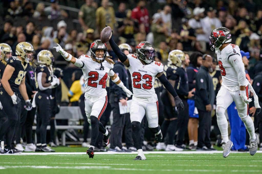 Tampa Bay Buccaneers defense celebrates an interception vs. New Orleans Saints