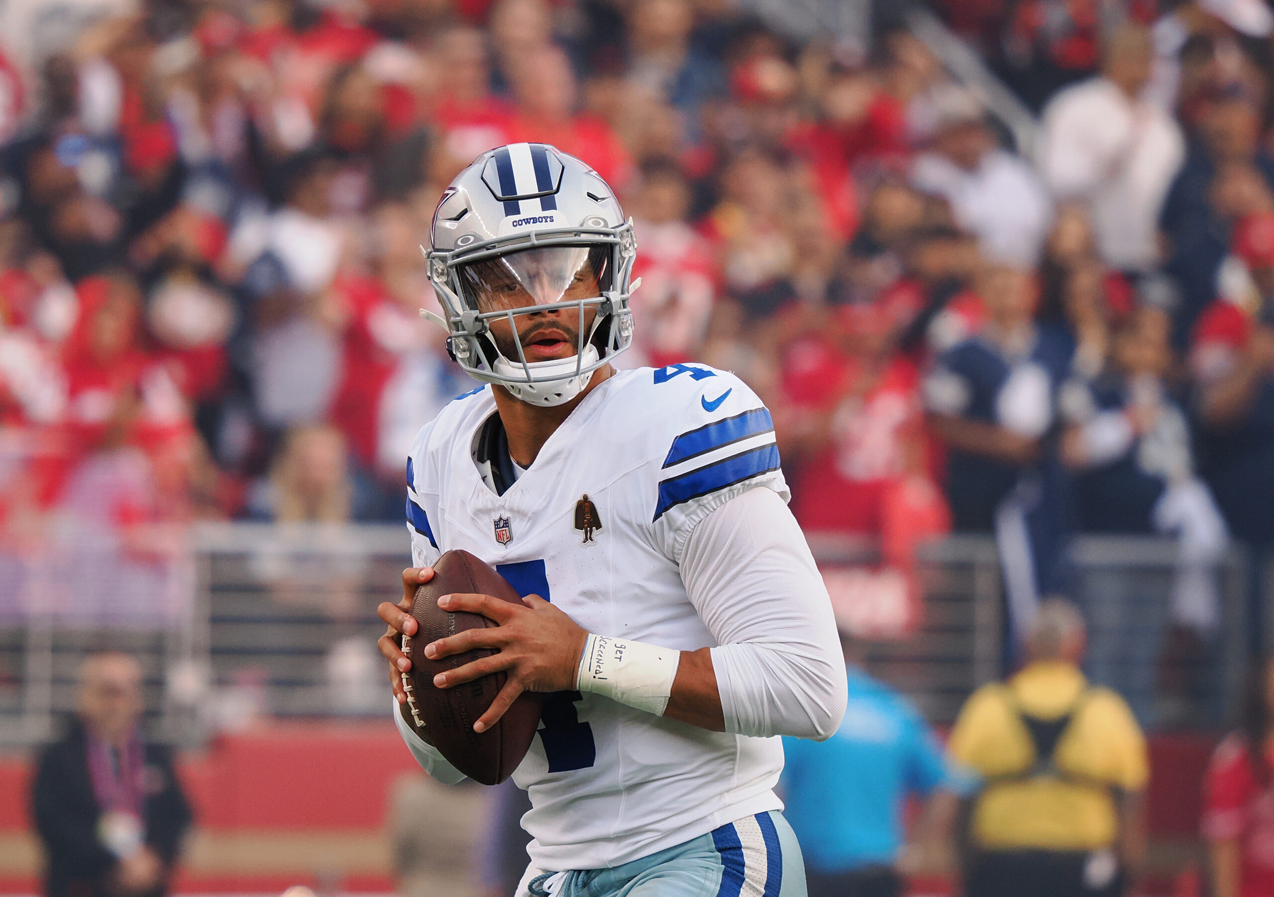 Dallas Cowboys quarterback Dak Prescott warms up before the game against the San Francisco 49ers at Levi's Stadium.