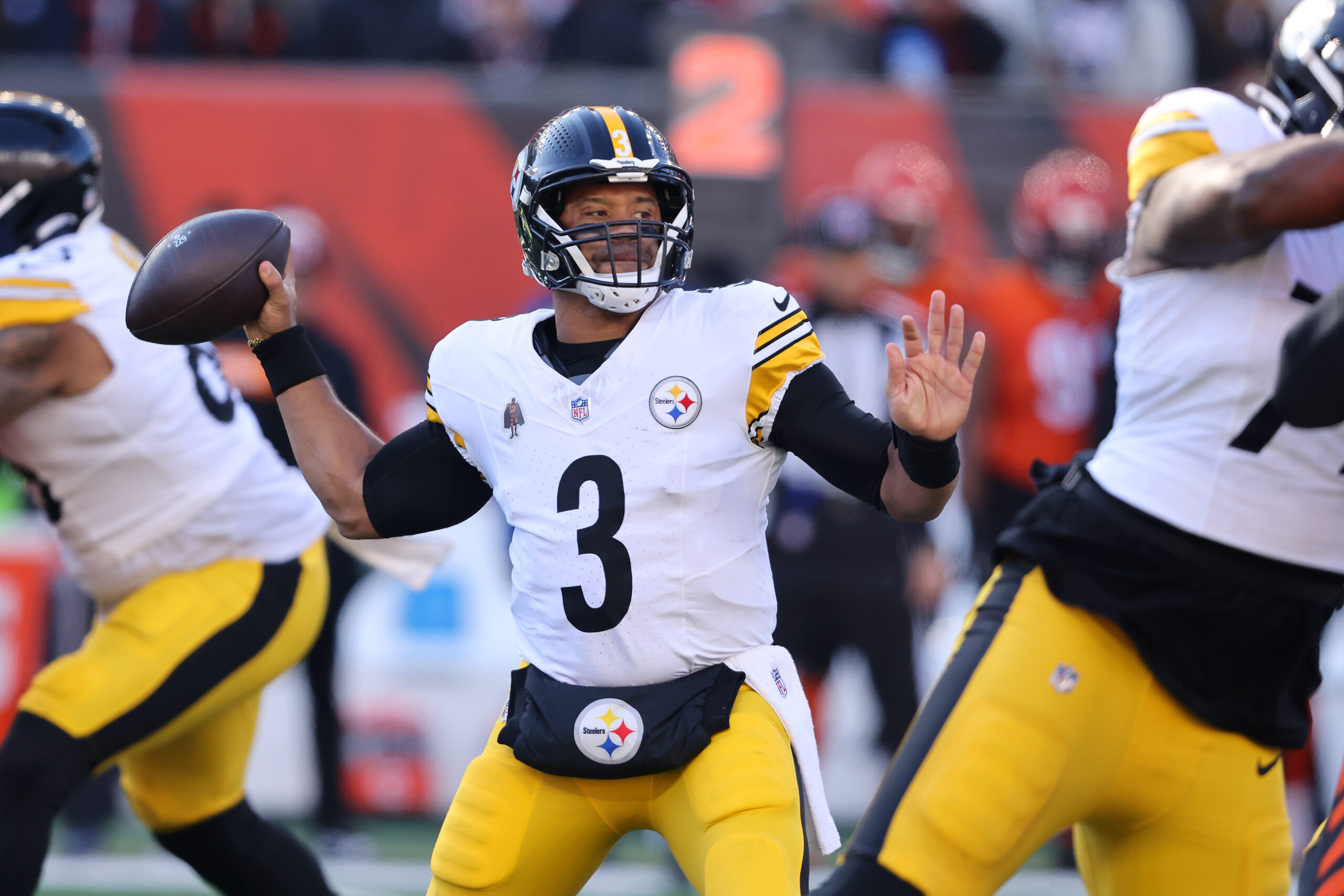 Pittsburgh Steelers quarterback Russell Wilson (3) throws during the first quarter against the Cincinnati Bengals at Paycor Stadium.