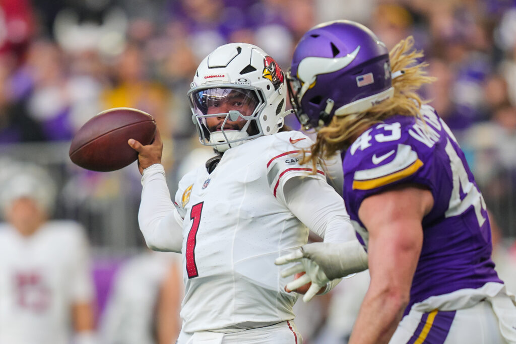 Arizona Cardinals quarterback Kyler Murray (1) passes against the Minnesota Vikings linebacker Andrew Van Ginkel (43) in the fourth quarter at U.S. Bank Stadium. Brad Rempel-Imagn Images.