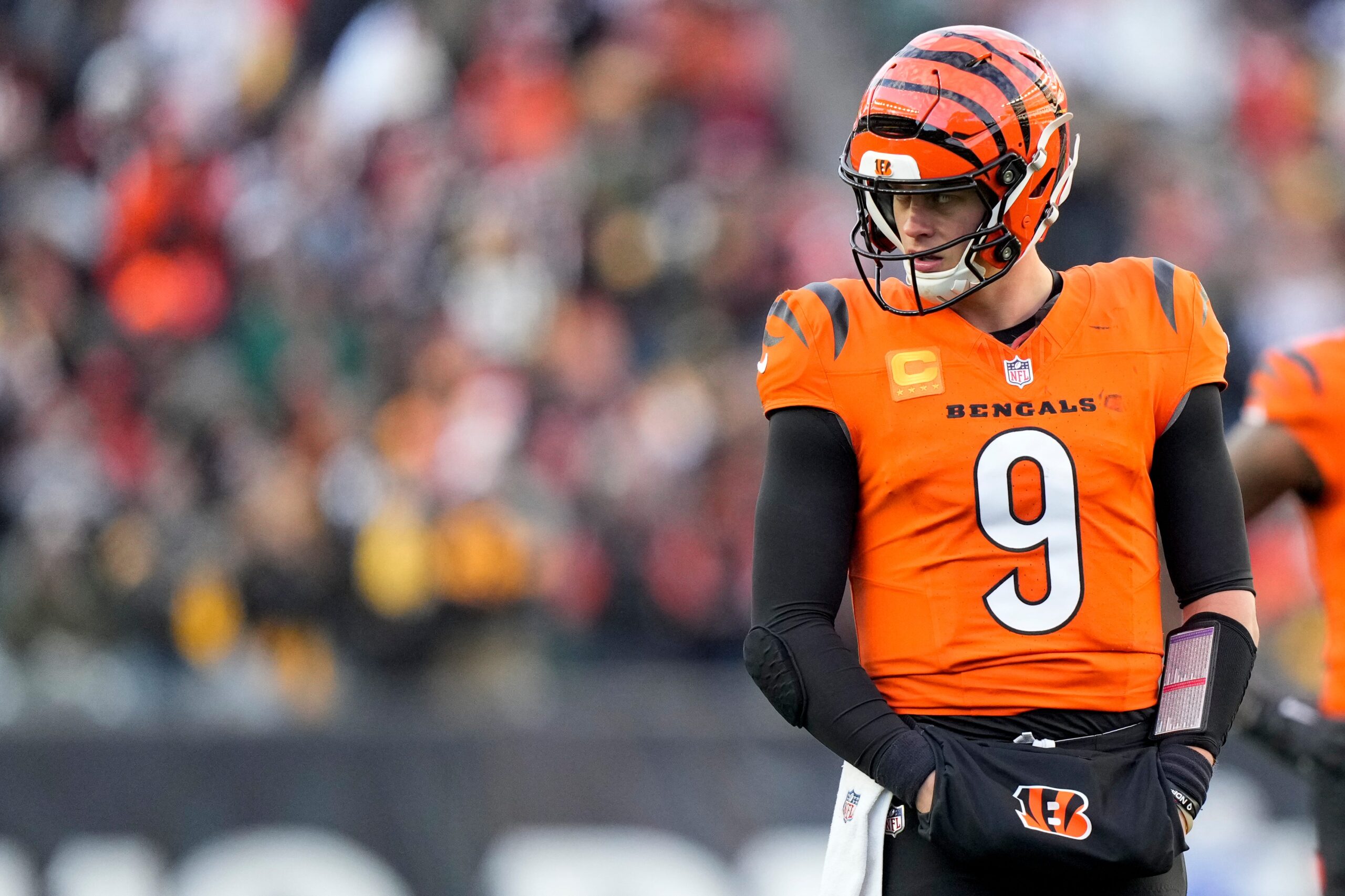 Cincinnati Bengals quarterback Joe Burrow (9) looks to the sideline in the fourth quarter of the NFL Week 13 game between the Cincinnati Bengals and the Pittsburgh Steelers