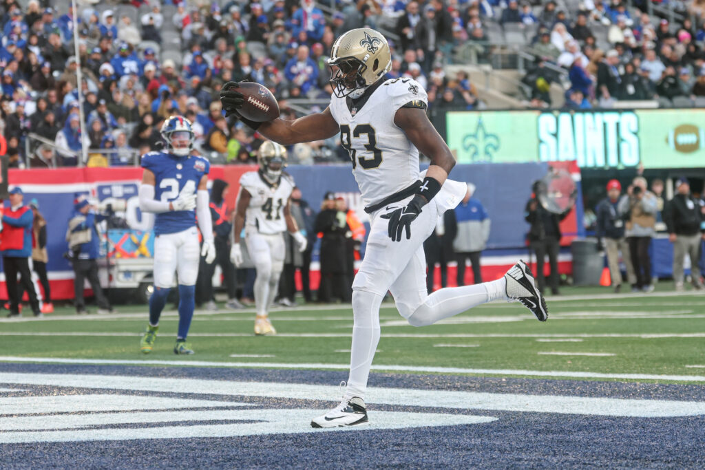 New Orleans Saints tight end Juwan Johnson (83) catches the ball a touchdown pass during the second half against the New York Giants at MetLife Stadium. 