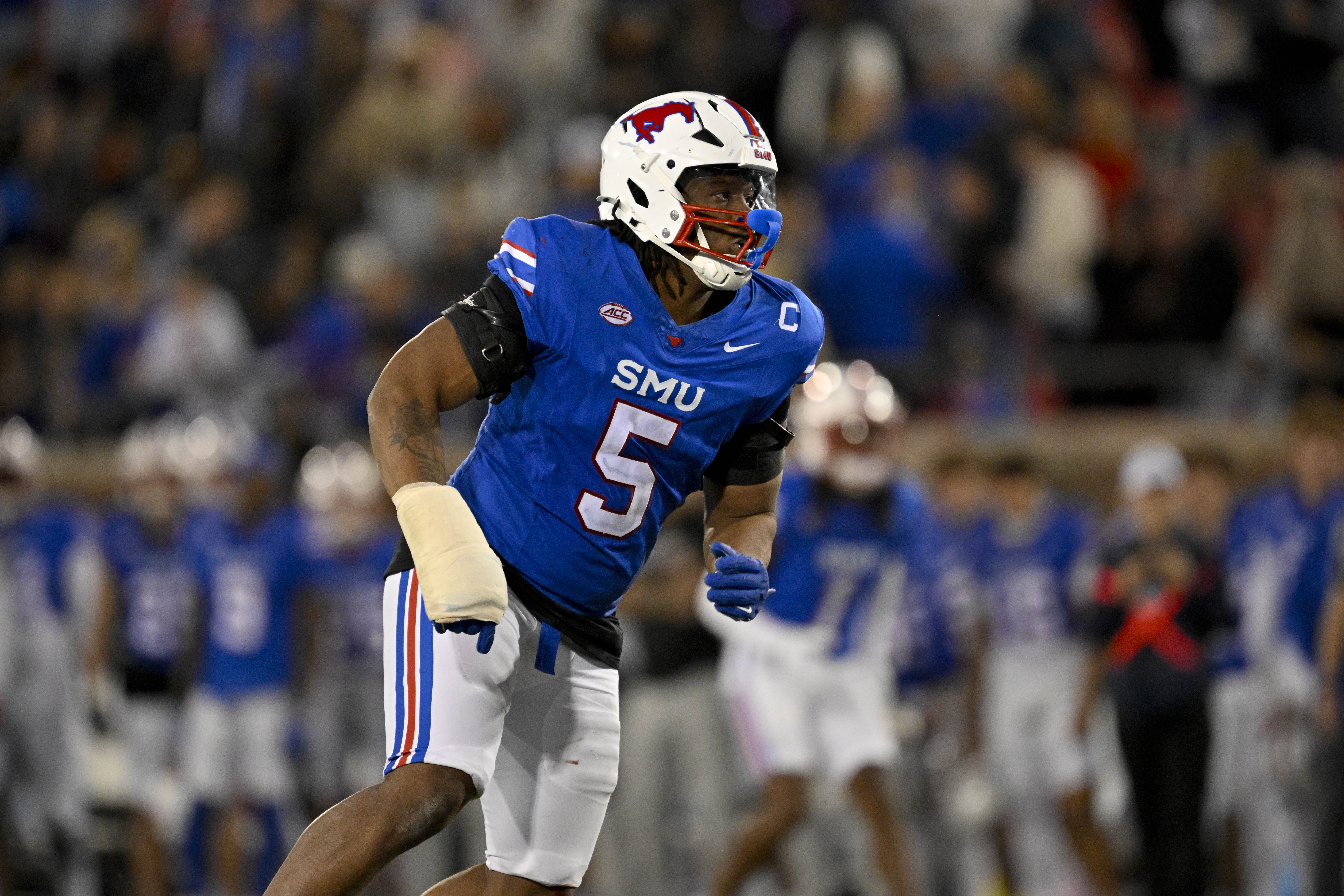 Southern Methodist Mustangs defensive end Elijah Roberts (5) in action during the game between the SMU Mustangs and the California Golden Bears at Gerald J. Ford Stadium.