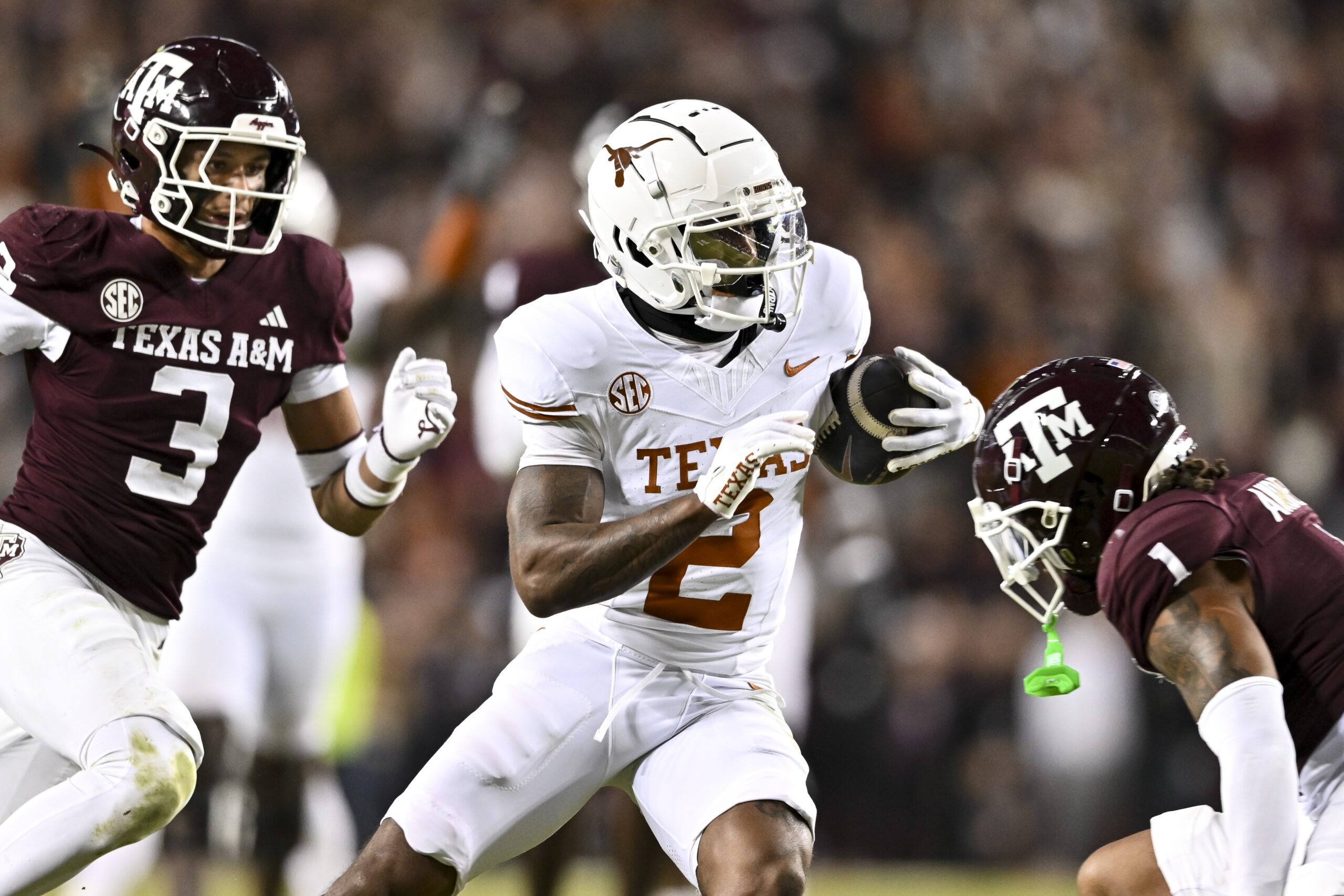 Texas Longhorns wide receiver Matthew Golden (2) runs the ball during the second half against the Texas A&M Aggies.