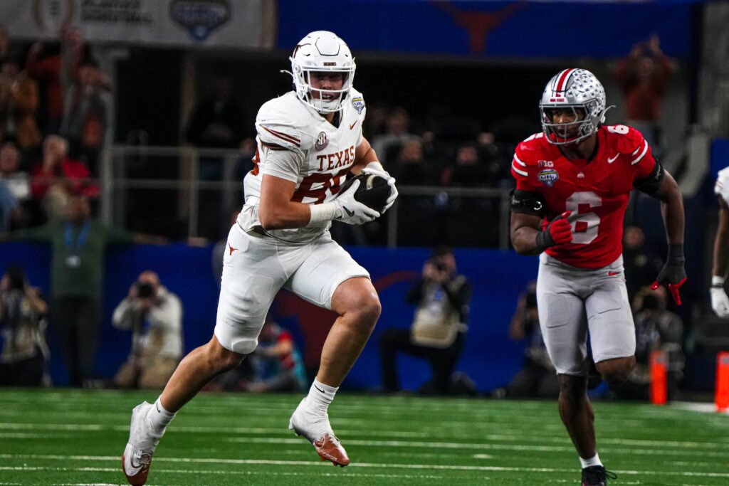 Texas Longhorns tight end Gunnar Helm (85) runs the ball during the College Football Playoff semifinal game against Ohio State in the Cotton Bowl.