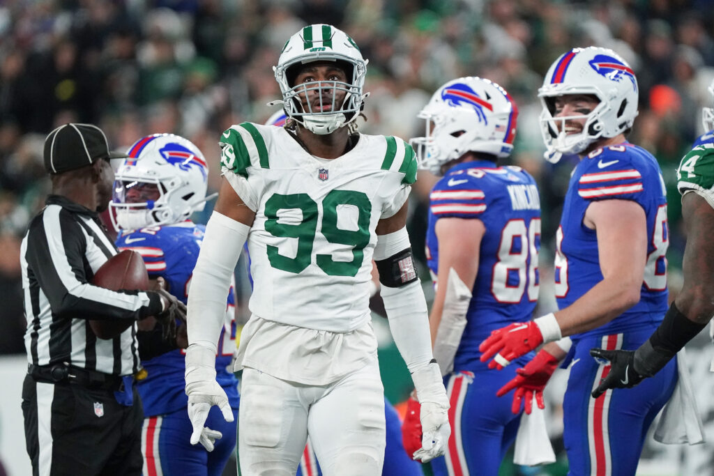 New York Jets defensive end Will McDonald IV (99) reacts during the second half against the Buffalo Bills at MetLife Stadium. 